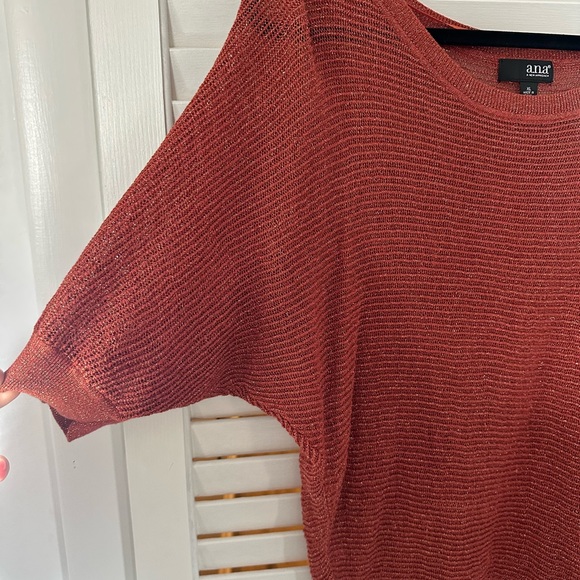 Women’s Shirt - Picture 2 of 3